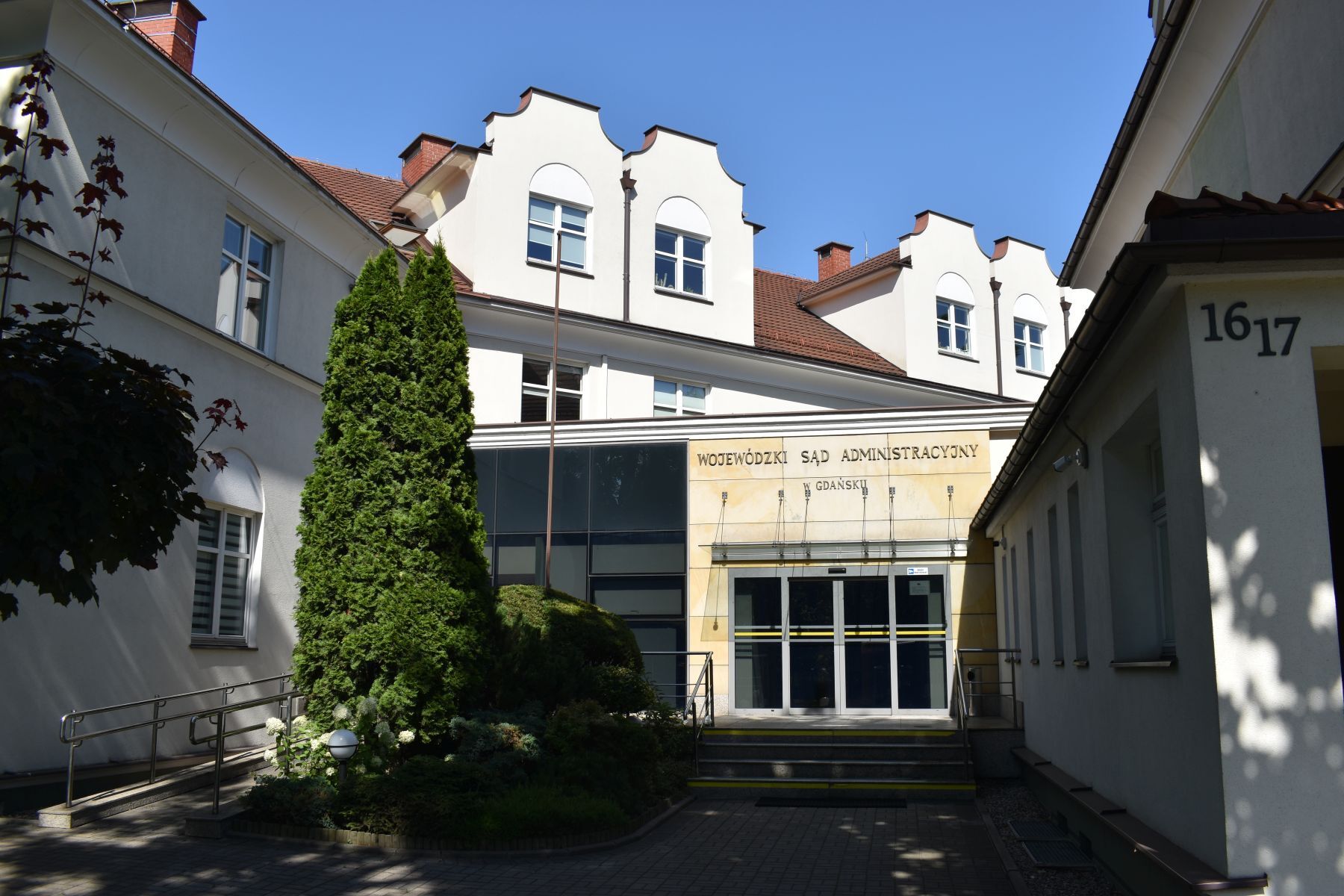 Wejście do Wojewódzkiego Sądu Administracyjnego w Gdańsku